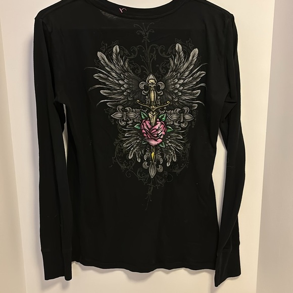 STRANDED BRAND…BLACK L/S TEE SHIRT WITH GRAPHIC DESIGN ON BACK AND ON CHEST - Picture 3 of 5